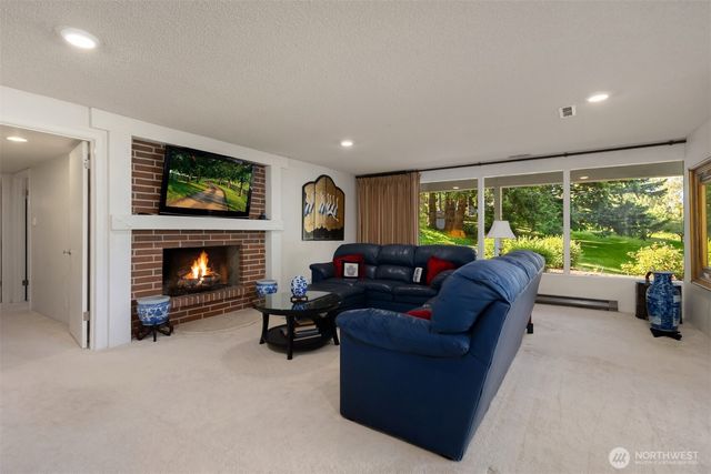 11186 Blue Pond Place NE, Bainbridge Island, WA 98110