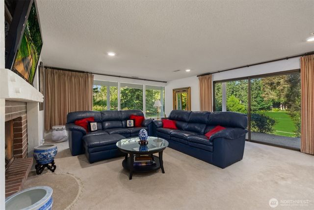 11186 Blue Pond Place NE, Bainbridge Island, WA 98110