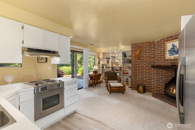 11186 Blue Pond Place NE, Bainbridge Island, WA 98110