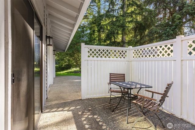 11186 Blue Pond Place NE, Bainbridge Island, WA 98110