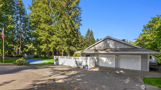 11186 Blue Pond Place NE, Bainbridge Island, WA 98110
