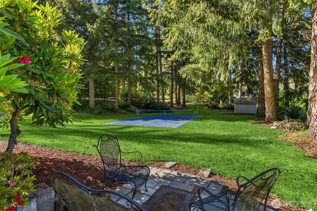 11186 Blue Pond Place NE, Bainbridge Island, WA 98110