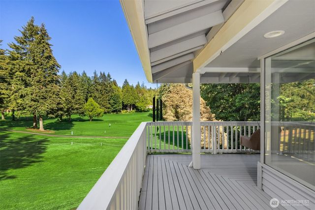 11186 Blue Pond Place NE, Bainbridge Island, WA 98110