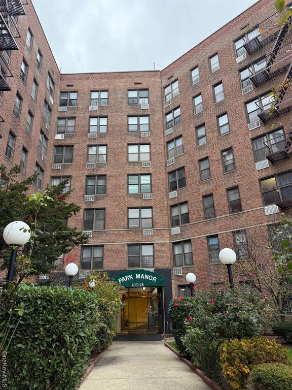 100-25 Queens Boulevard 6EE, Forest Hills, NY 11375