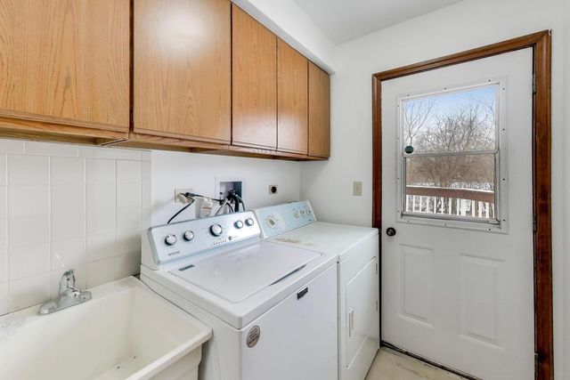 1111 Samstag Court, Naperville, IL 60563