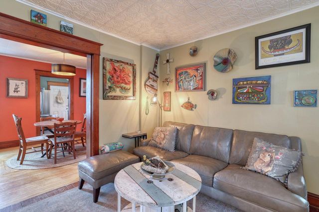 131 Oakland AVENUE, Mukwonago, WI 53149