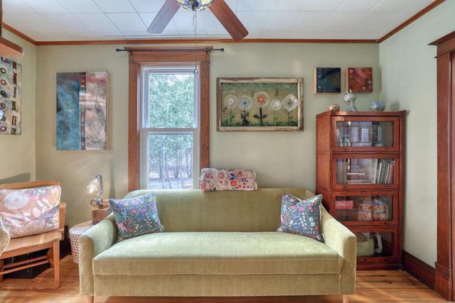 131 Oakland AVENUE, Mukwonago, WI 53149