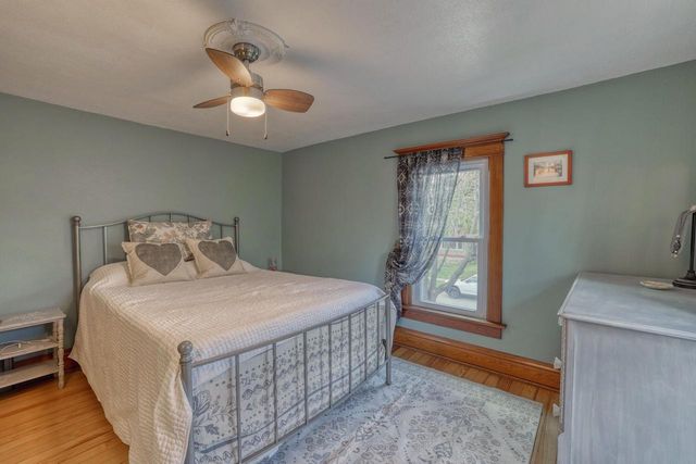 131 Oakland AVENUE, Mukwonago, WI 53149