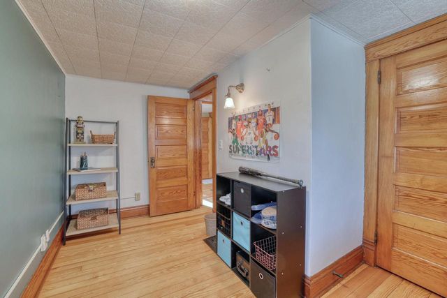 131 Oakland AVENUE, Mukwonago, WI 53149