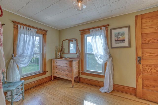 131 Oakland AVENUE, Mukwonago, WI 53149