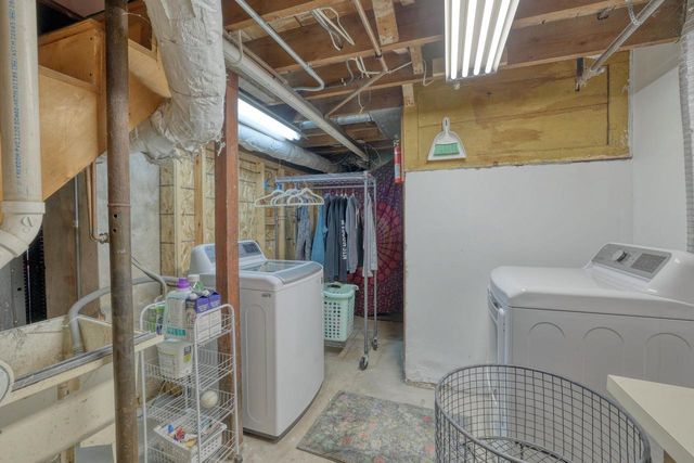 131 Oakland AVENUE, Mukwonago, WI 53149