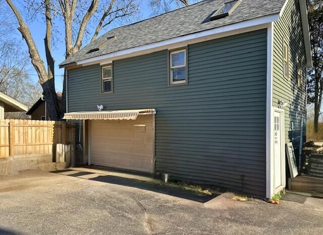 131 Oakland AVENUE, Mukwonago, WI 53149