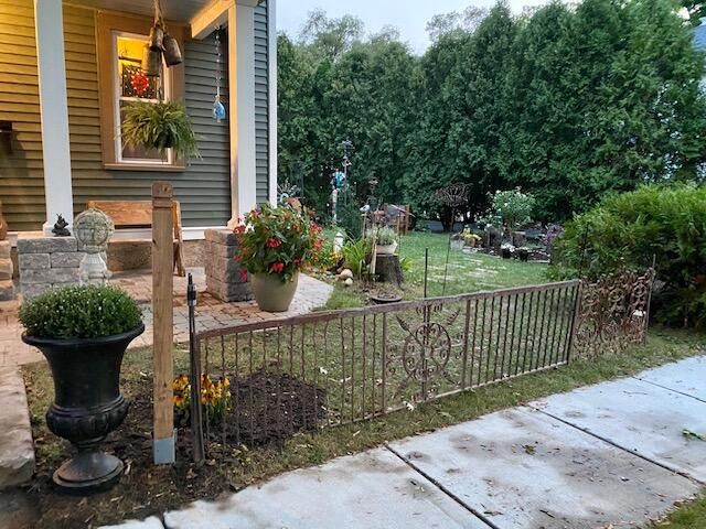 131 Oakland AVENUE, Mukwonago, WI 53149