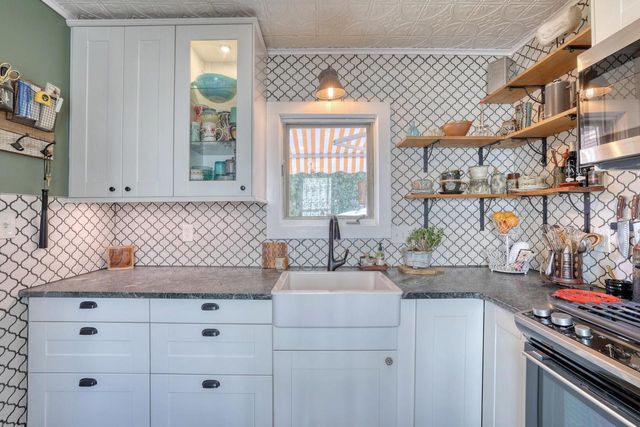 131 Oakland AVENUE, Mukwonago, WI 53149