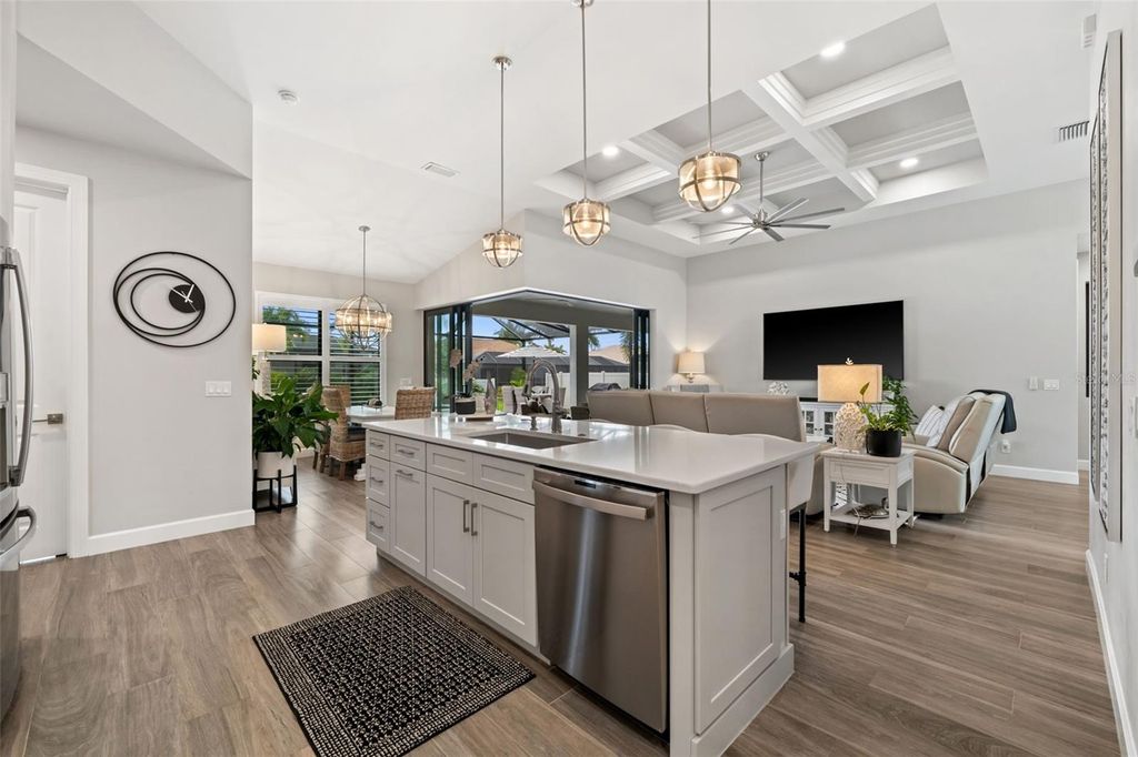 Image 11 of property listing at 2926 MIRACLE PARKWAY, Cape Coral, FL 33914