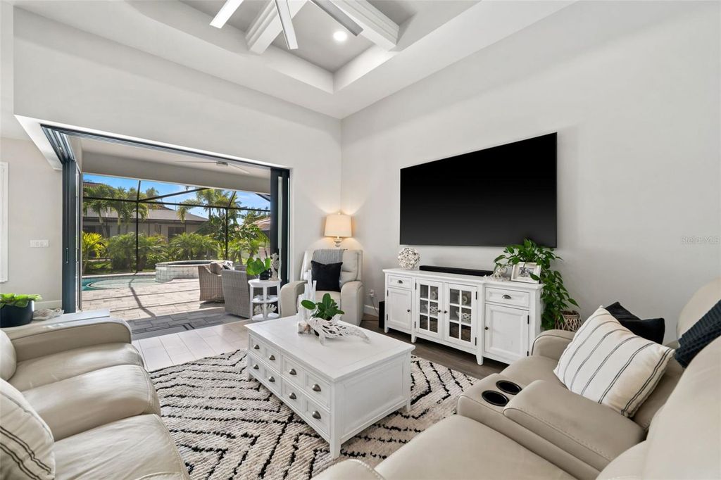 Image 16 of property listing at 2926 MIRACLE PARKWAY, Cape Coral, FL 33914