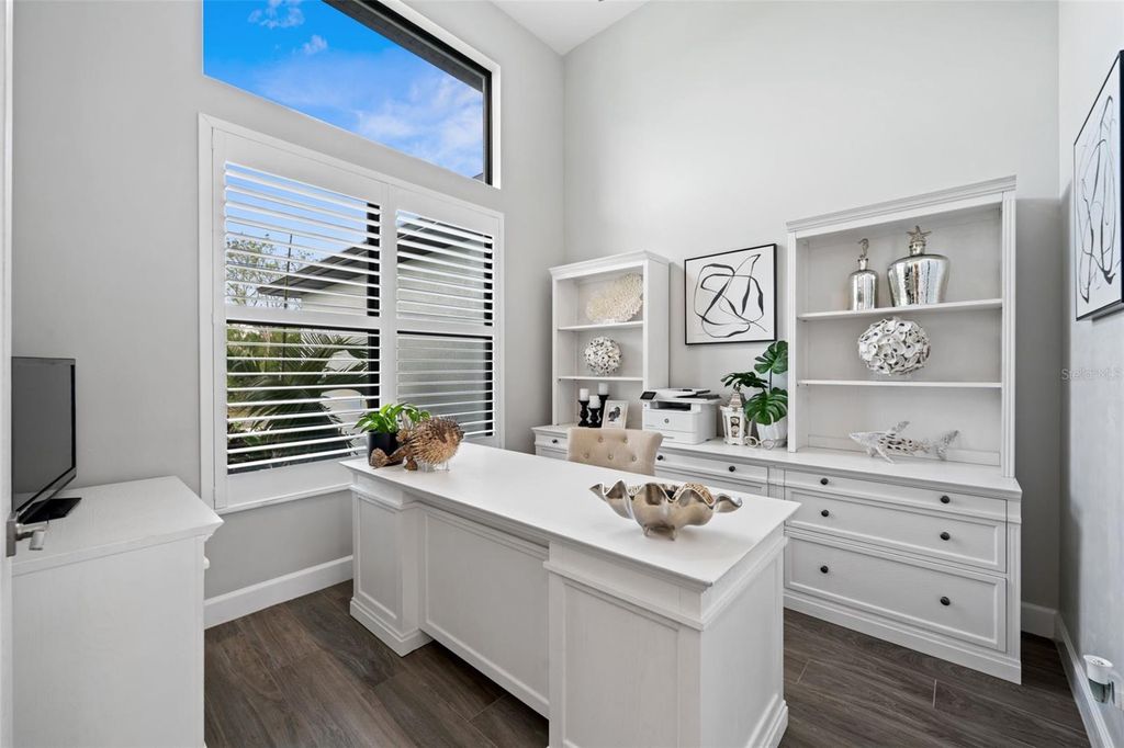 Image 19 of property listing at 2926 MIRACLE PARKWAY, Cape Coral, FL 33914