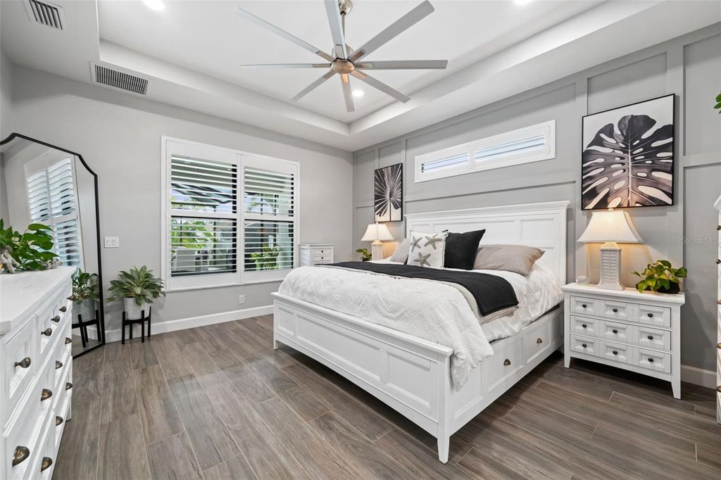 Image 20 of property listing at 2926 MIRACLE PARKWAY, Cape Coral, FL 33914