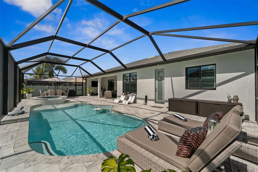 Image 35 of property listing at 2926 MIRACLE PARKWAY, Cape Coral, FL 33914