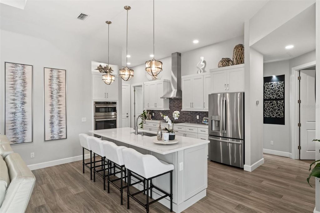 Image 8 of property listing at 2926 MIRACLE PARKWAY, Cape Coral, FL 33914