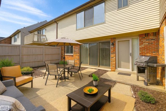 42699 Jonathan Place, Clinton Township, MI 48038