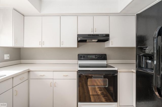 42699 Jonathan Place, Clinton Township, MI 48038