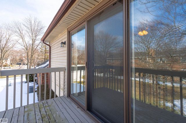 42699 Jonathan Place, Clinton Township, MI 48038