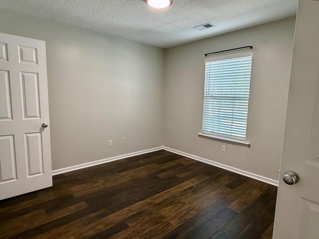 7840 Park Gate Drive, North Charleston, SC 29418