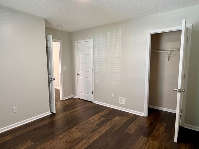 7840 Park Gate Drive, North Charleston, SC 29418