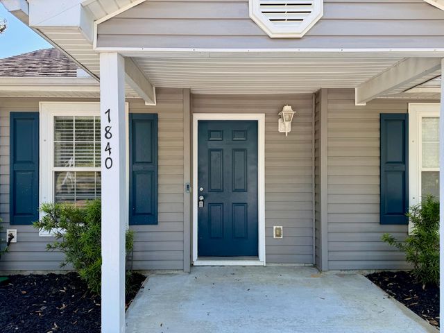 7840 Park Gate Drive, North Charleston, SC 29418