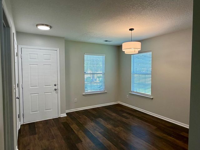 7840 Park Gate Drive, North Charleston, SC 29418