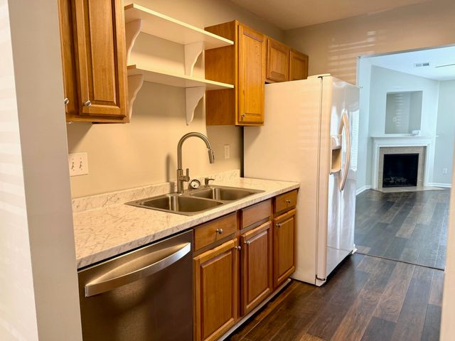 7840 Park Gate Drive, North Charleston, SC 29418