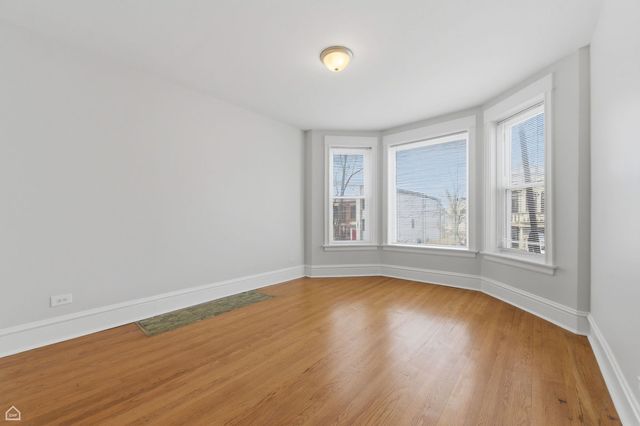 6033 S RHODES Avenue, Chicago, IL 60637