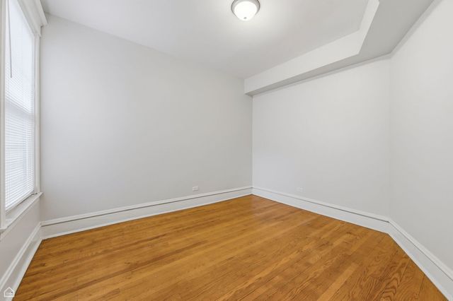 6033 S RHODES Avenue, Chicago, IL 60637