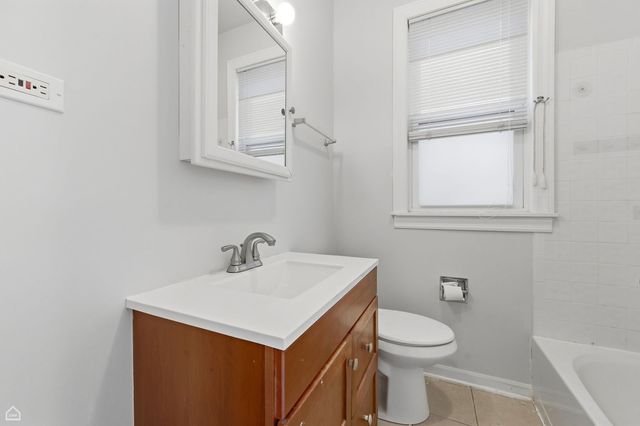 6033 S RHODES Avenue, Chicago, IL 60637