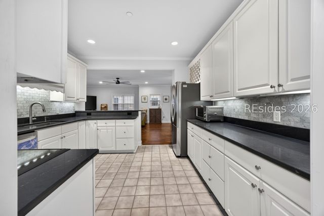 1 Gloucester Rd Apt K1, Hilton Head Island, SC 29928