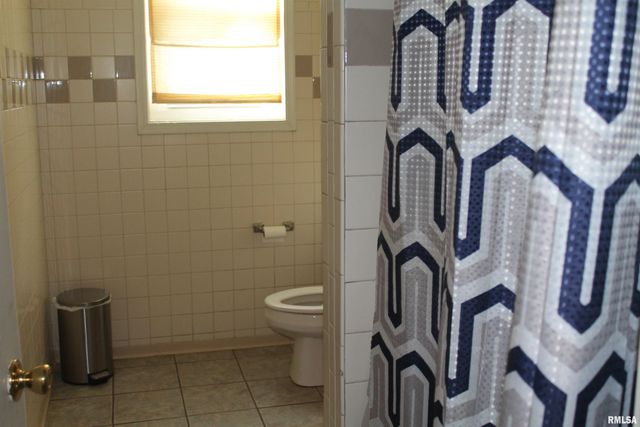 307 W COLLEGE Street, Carbondale, IL 62901