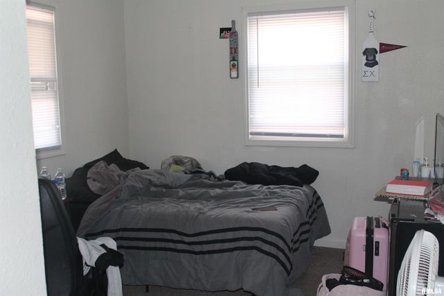 307 W COLLEGE Street, Carbondale, IL 62901