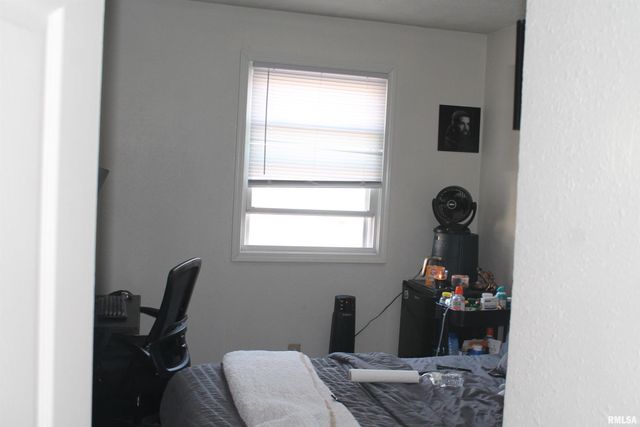 307 W COLLEGE Street, Carbondale, IL 62901