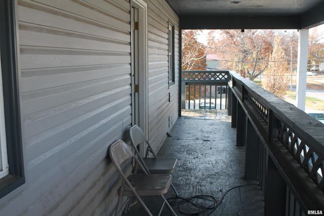 307 W COLLEGE Street, Carbondale, IL 62901