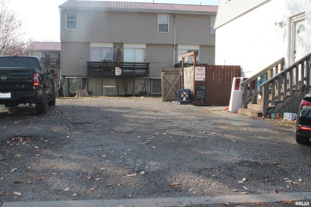 307 W COLLEGE Street, Carbondale, IL 62901