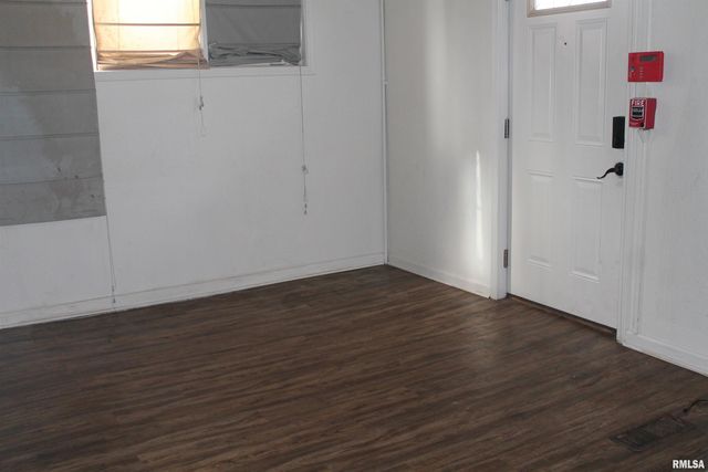 307 W COLLEGE Street, Carbondale, IL 62901