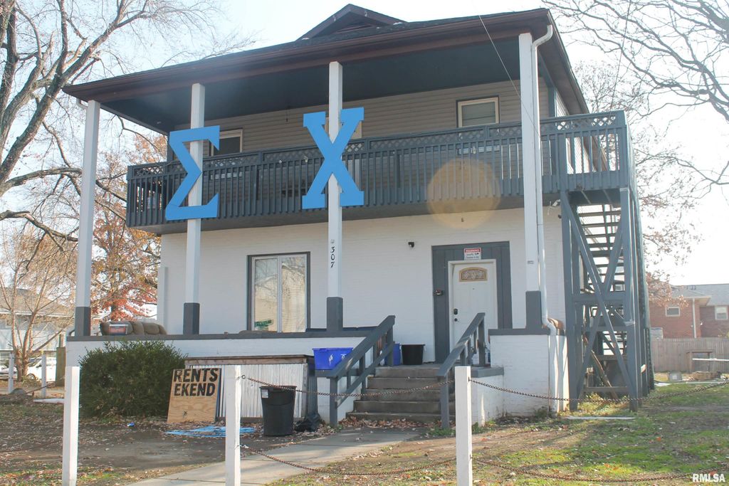 307 W COLLEGE Street, Carbondale, IL 62901