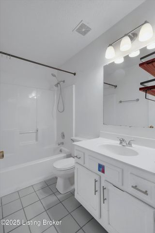 8123 Avanti Way, Louisville, KY 40291