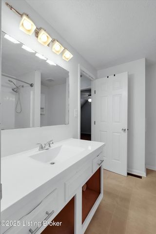 8123 Avanti Way, Louisville, KY 40291