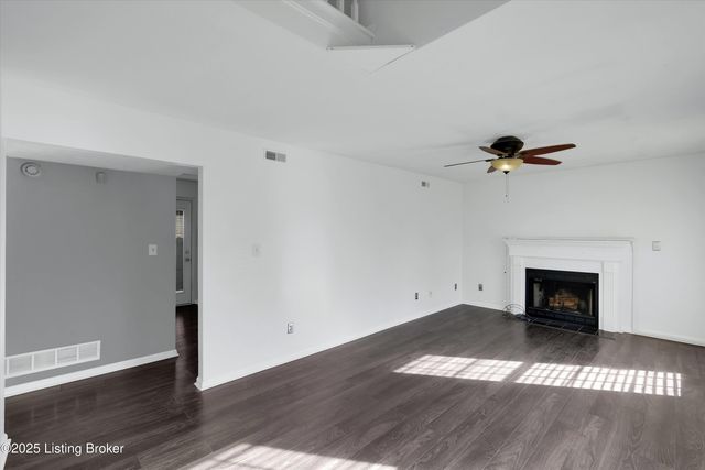 8123 Avanti Way, Louisville, KY 40291