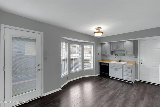 8123 Avanti Way, Louisville, KY 40291