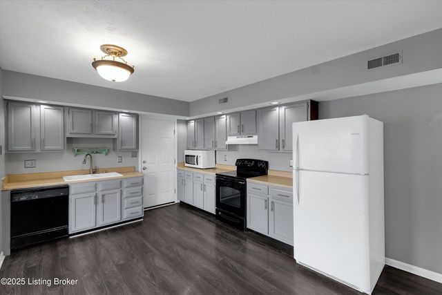 8123 Avanti Way, Louisville, KY 40291