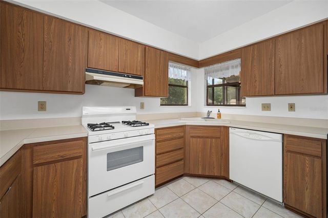 8496 NW 37TH TERRACE, Gainesville, FL 32653