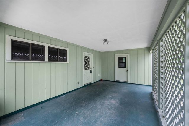 8496 NW 37TH TERRACE, Gainesville, FL 32653